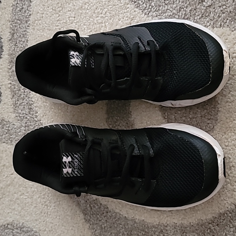 Under Armour sneakers Primed2 sz3.5C lace up cushioned midsole black